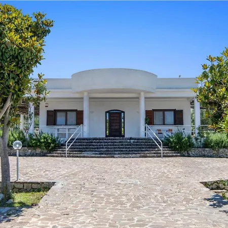 Carlotta Villa Ostuni